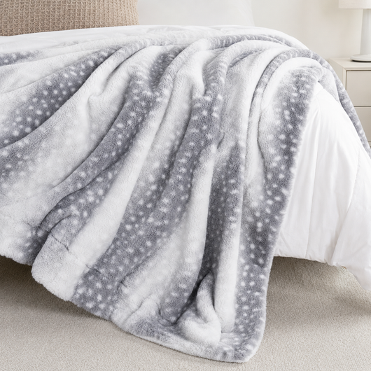 Élise Faux Fur Throw